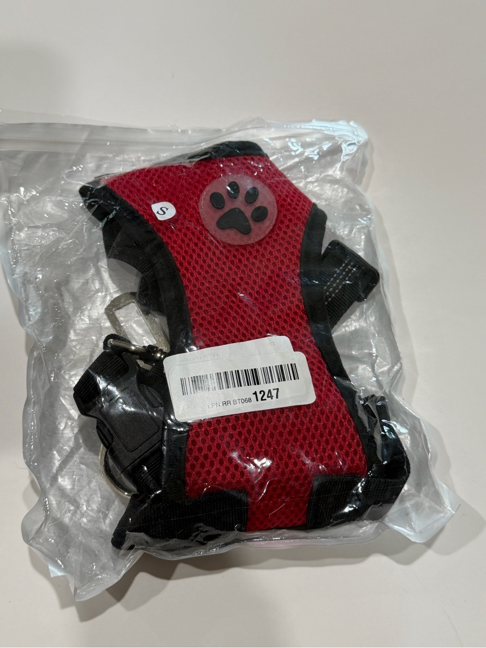 Source Unknown Red and Black Mesh Dog Harness with Paw Accent